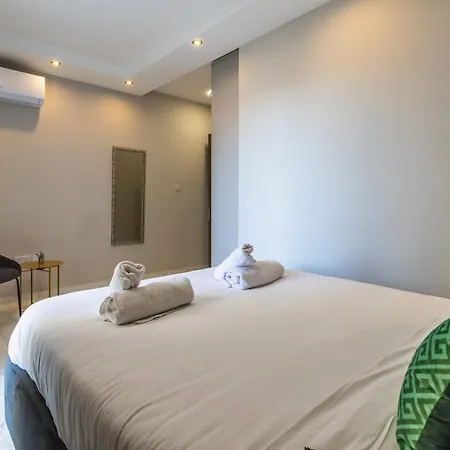 Brand New With Terrace St Julians - Sleeps 4 *