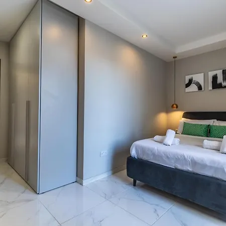 Apartamento Brand New With Terrace St Julians - Sleeps 4 *