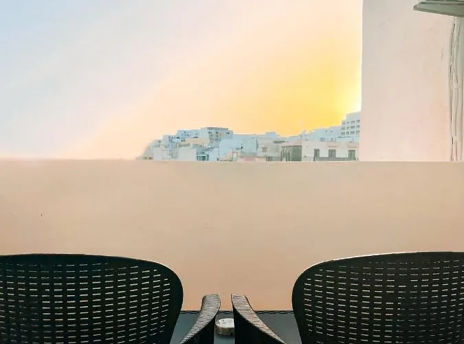 Brand New With Terrace St Julians - Sleeps 4 Lejlighed