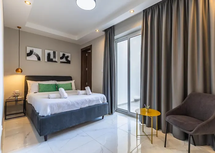 Brand New With Terrace St Julians - Sleeps 4 Saint Julian's